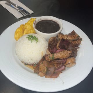 Bistec Encebollado